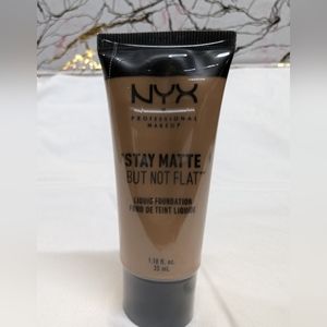 NYX Stay Matte But Not Flat Liquid foundation - Medium Beige